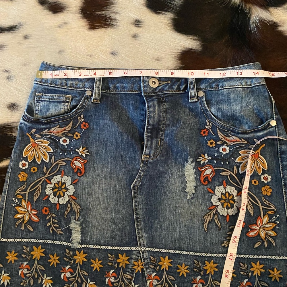 🌟 Altar'd State Embroidered Denim Mini Skirt —jean with Orange & Yellow Floral - Picture 8 of 10